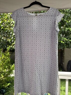 Old Navy Geometric Shift Dress White & Blue Scoop Neckline Flutter Sleeves Large